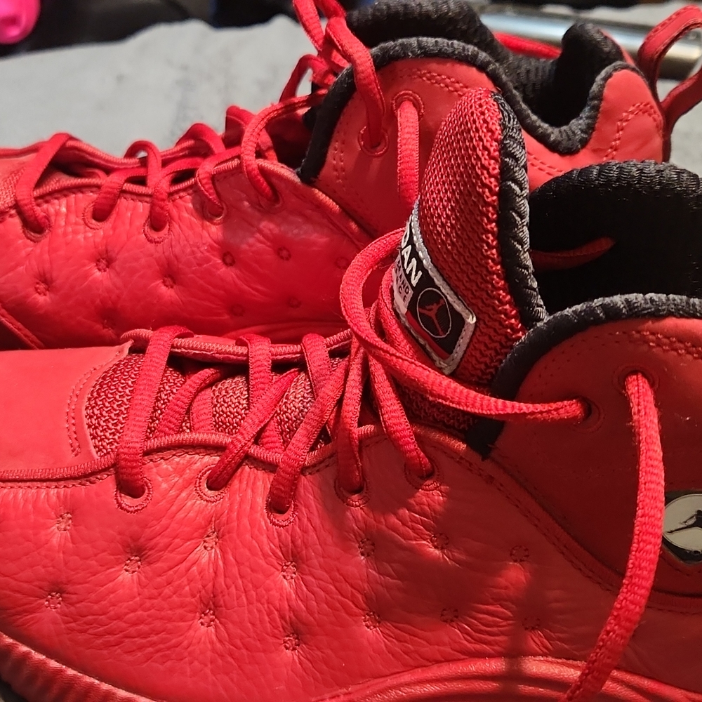 Jordan's tennis shoes\sneakers